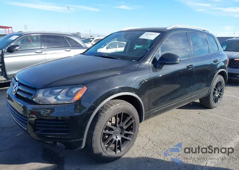 2011 Volkswagen Touareg Vr6 Lux z USA, uszkodzony, nr VIN WVGFF9BP0BD005925